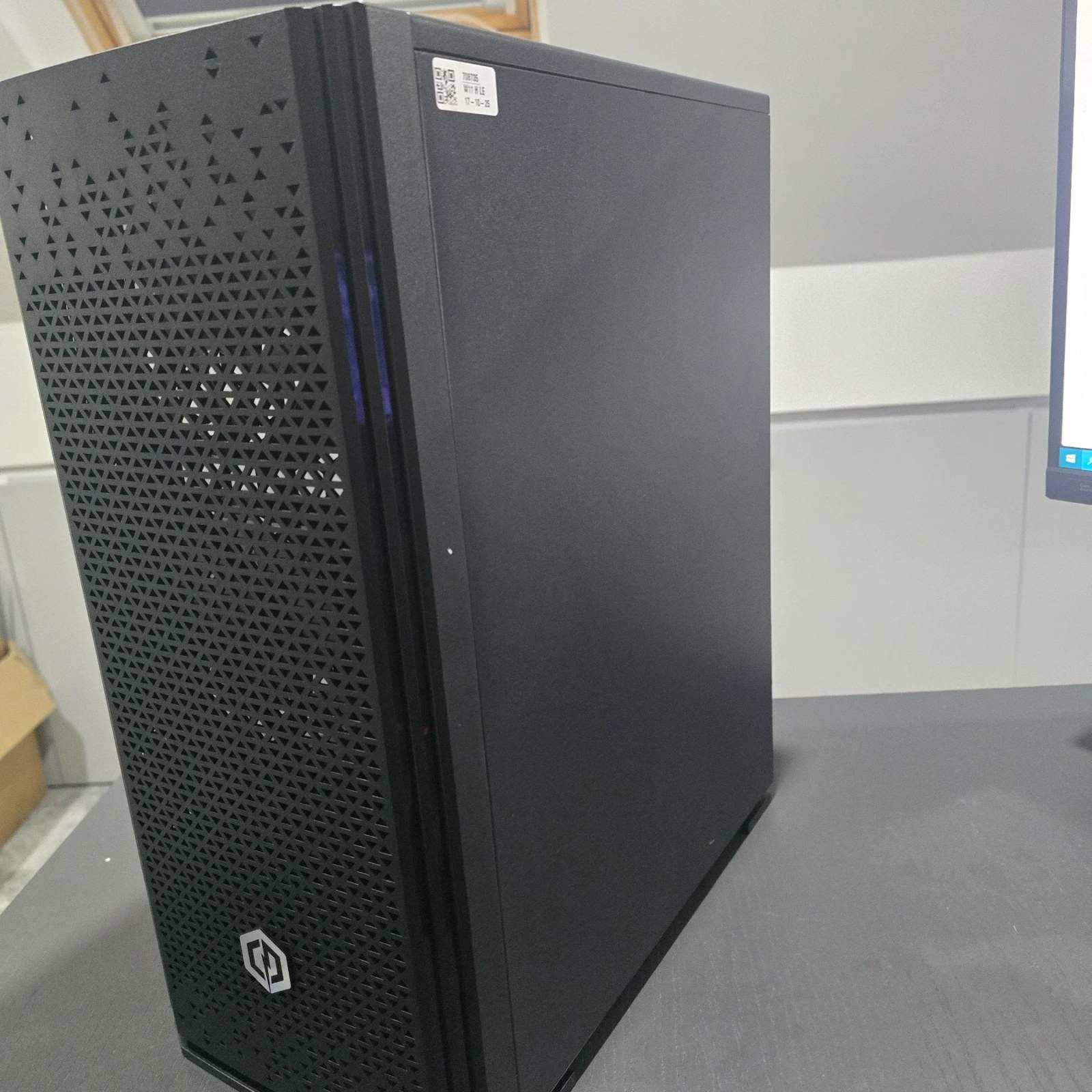 CyberPowerPC Blaze VV2401 AMD Ryzen 5 5600G 500GB M.2 NVMe SSD 8GB DDR4 Grade A — photo 3